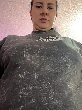 Abril Luv online show from March 4, 1:39 pm