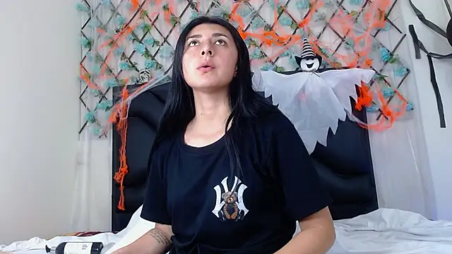 EmmaWilliamss online show from November 1, 11:20 pm