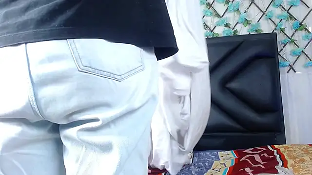 EmmaWilliamss online show from December 4, 3:35 pm