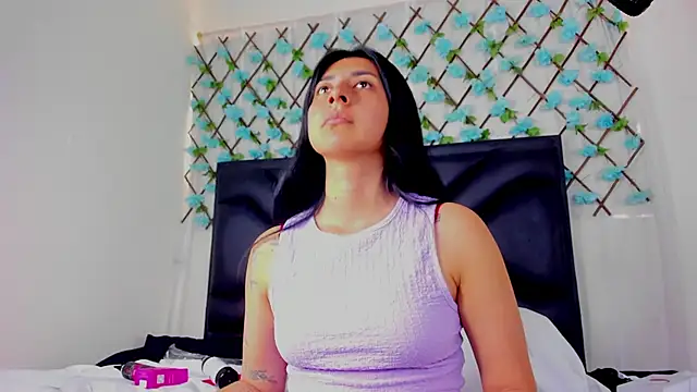 EmmaWilliamss online show from May 8, 4:43 pm