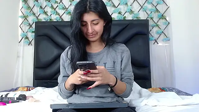 EmmaWilliamss online show from November 9, 6:15 pm