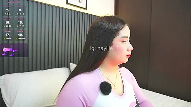 haylie  online show from April 22, 4:31 am