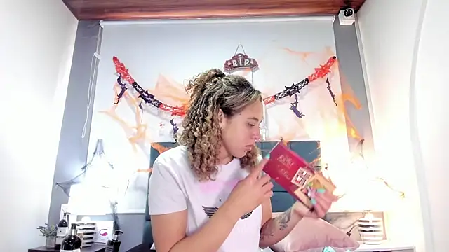 charlott lens online show from October 24, 5:42 pm