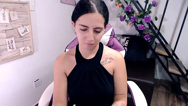 samantha baby  online show from March 31, 10:10 pm