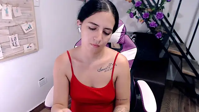 samantha baby  online show from April 3, 7:23 pm