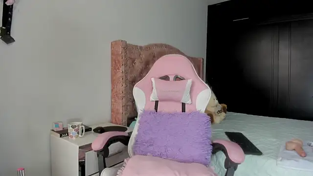 Layla Sia online show from October 17, 5:16 pm