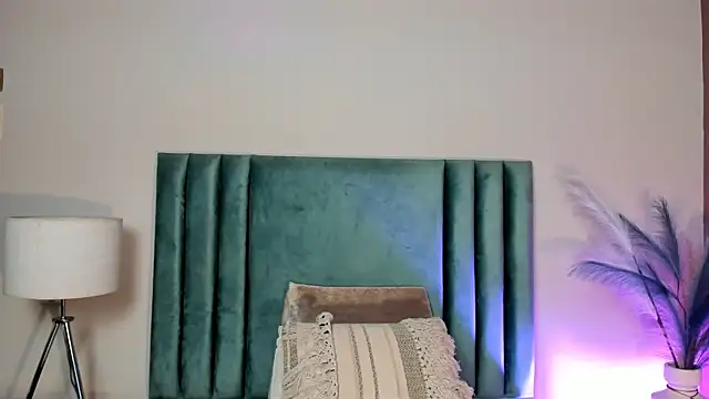 NoraDasilva online show from January 10, 12:59 am