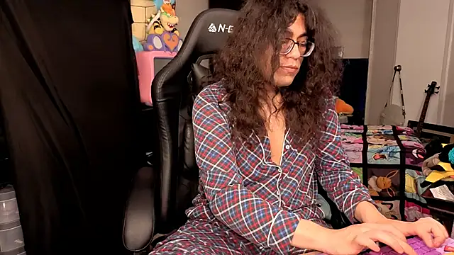 ShinyCherub online show from December 1, 4:16 am