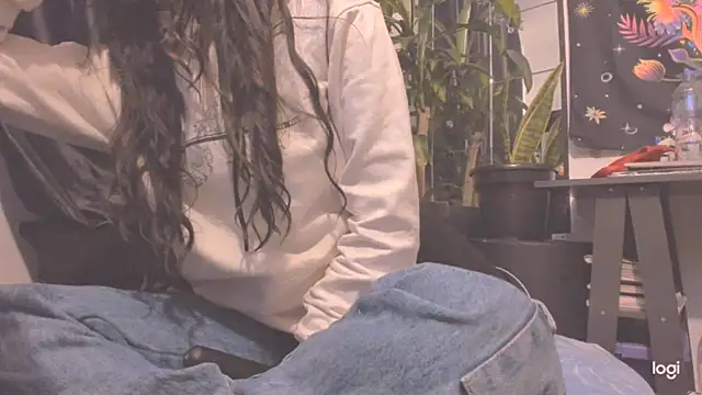 MYFAVOURITESTRAGER online show from February 14, 2:35 am