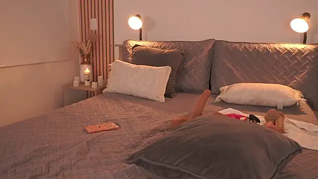 LillyThompson online show from April 20, 11:19 pm