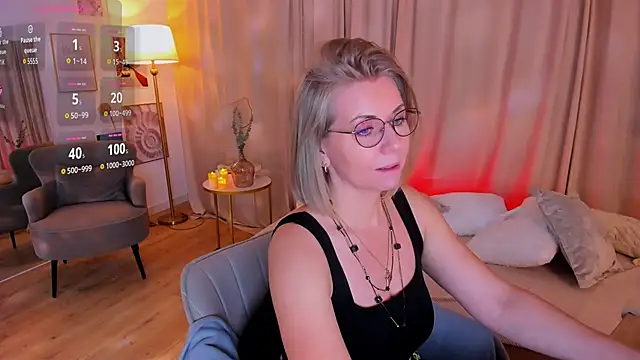 Annie Light online show from March 6, 9:37 am