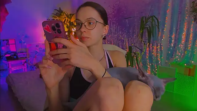 poli   online show from March 13, 4:19 pm