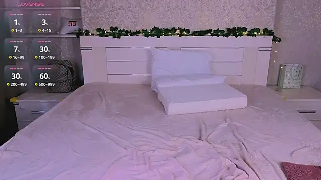 Wendy  Hills online show from April 3, 10:02 am