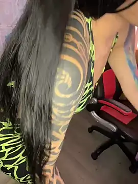 i am nina  online show from June 2, 10:11 pm
