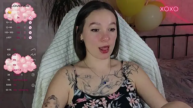 lil luna x online show from February 7, 12:47 am