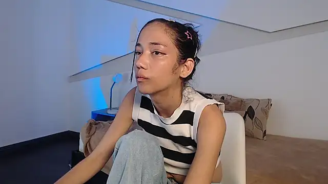 hot little bunny online show from December 18, 10:14 pm