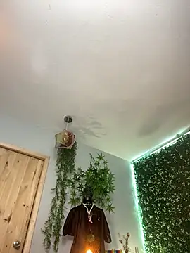 VickyJackson  online show from February 14, 4:31 pm