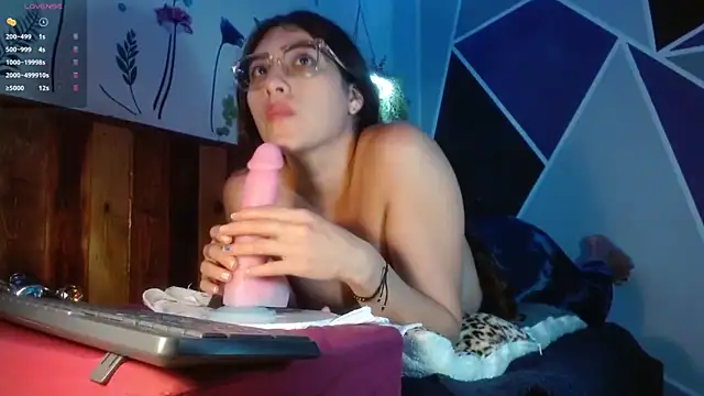 DaMikaela  online show from October 1, 7:30 pm