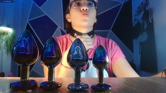 DaMikaela  online show from September 12, 6:37 pm