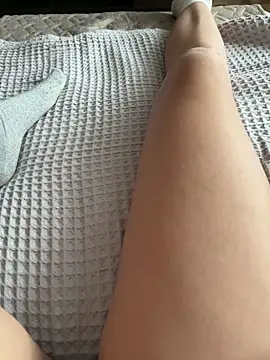 Donna Evans online show from October 21, 4:05 am