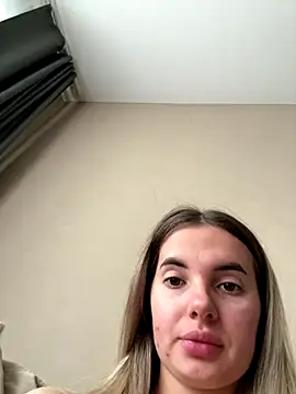 Donna Evans online show from October 4, 2:06 am