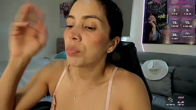 andykiuty online show from March 3, 8:15 pm