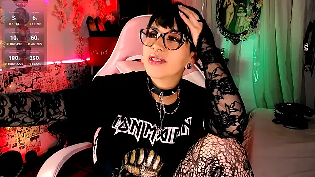 kitty roxy online show from October 2, 6:40 am