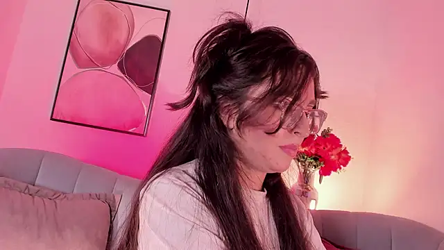 Eva Macalliter online show from March 27, 8:26 am