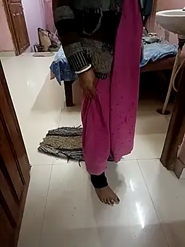 COUPLLE VILLAGE online show from December 2, 2:46 am