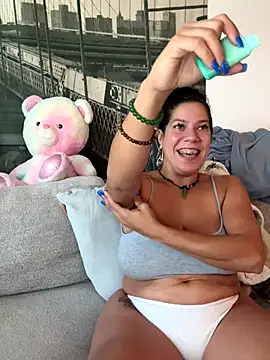 Bigbuttbrooklynn online show from October 15, 6:43 pm