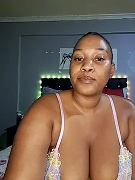 Toya P online show from December 2, 9:39 pm