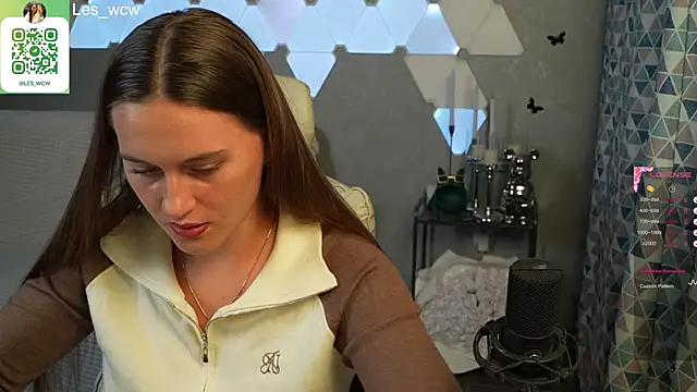 HarleyDeess online show from September 20, 9:35 pm