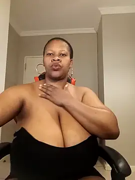 bustylisa1983 online show from October 18, 4:59 am