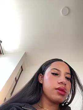 LauraSweett online show from September 9, 8:30 pm