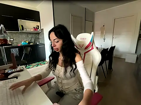 Chloe Ricci online show from December 15, 7:46 am