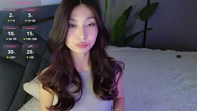 TrishaRey online show from April 15, 4:46 am