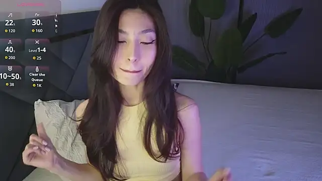 TrishaRey online show from April 22, 5:04 am