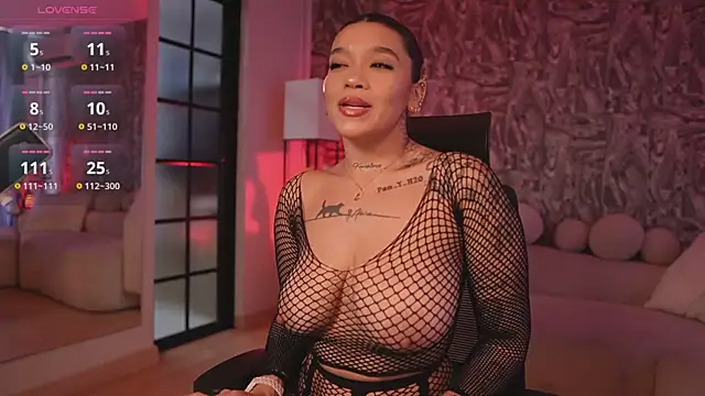 HannahW  online show from September 26, 8:39 pm