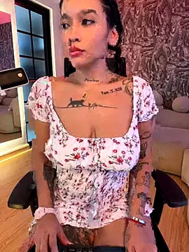 HannahW  online show from September 11, 7:25 pm