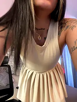 HannahW  online show from September 23, 8:18 pm