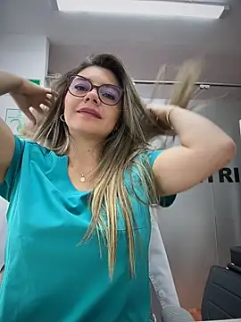 alicee16 online show from April 5, 9:03 pm