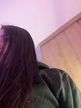 Alicia Ruiz online show from October 17, 6:33 pm