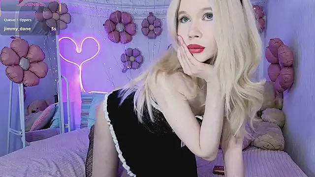 Lollita Lewis online show from April 4, 6:07 pm