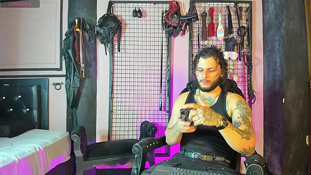 Twisted Fantasy online show from September 9, 3:28 am