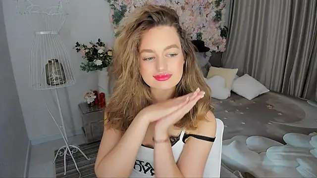 MiracleCurly online show from November 20, 7:48 pm