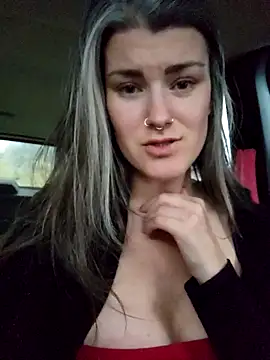 Lilmissvyx online show from December 15, 4:45 pm