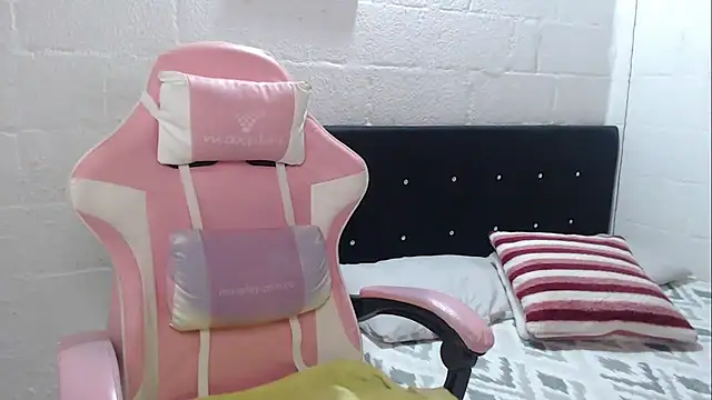 jade04 roberts online show from February 24, 10:36 am