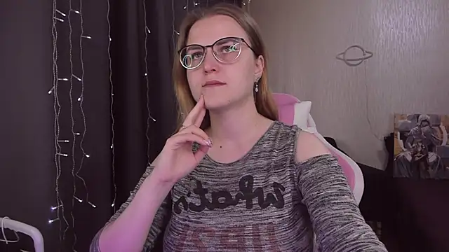 MissBrightShine online show from September 19, 11:53 am