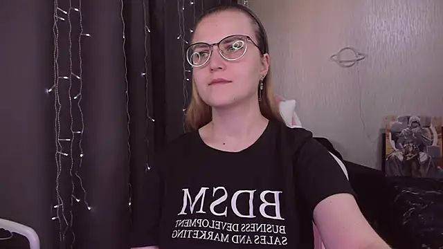 MissBrightShine online show from October 8, 11:47 am