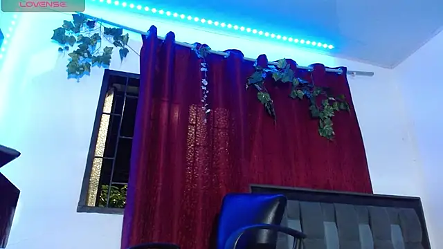 DULCE ZOE online show from December 3, 5:32 am